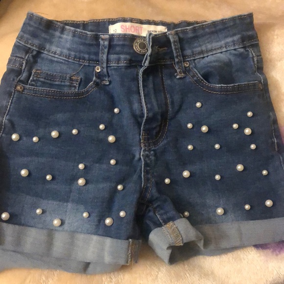 Shorts - Picture 1 of 3